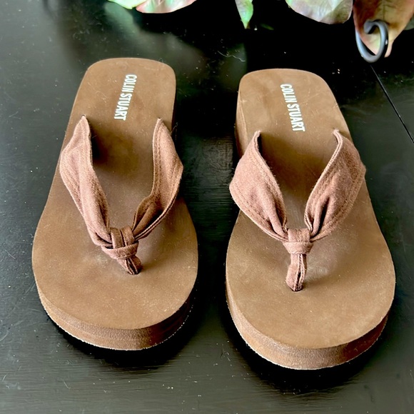 Women’s Flip-Flops - Picture 2 of 5